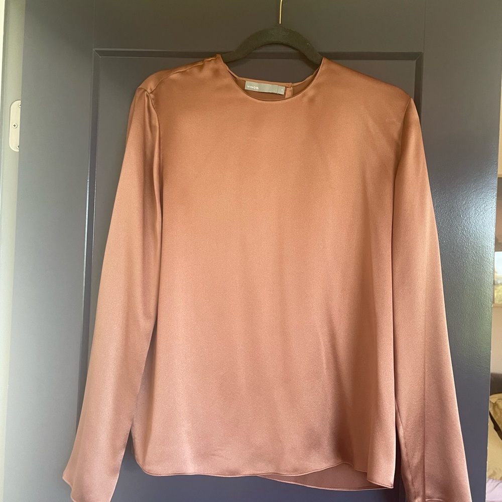 100% silk Vince blouse new w/tags. Gorgeous blush/rust color, perfect for fall.